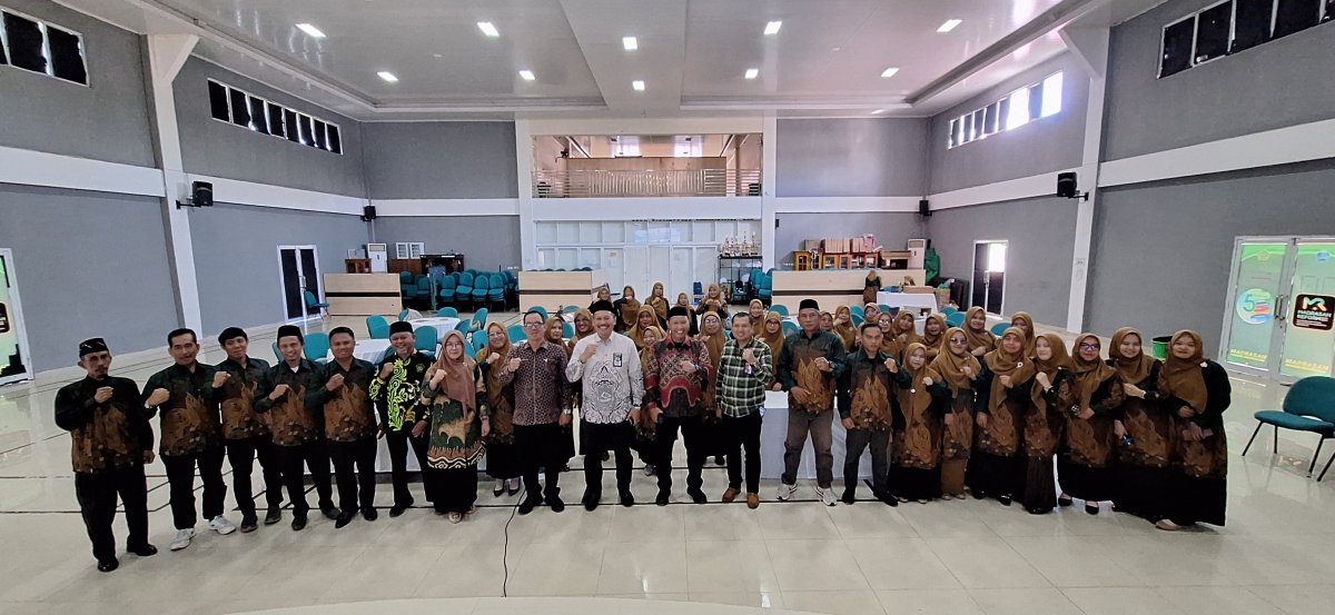 KKG MIN 2 Kota Makassar Perkuat Profesionalisme Guru melalui Semangat Belajar Bersama dan Mengajar dengan Cinta